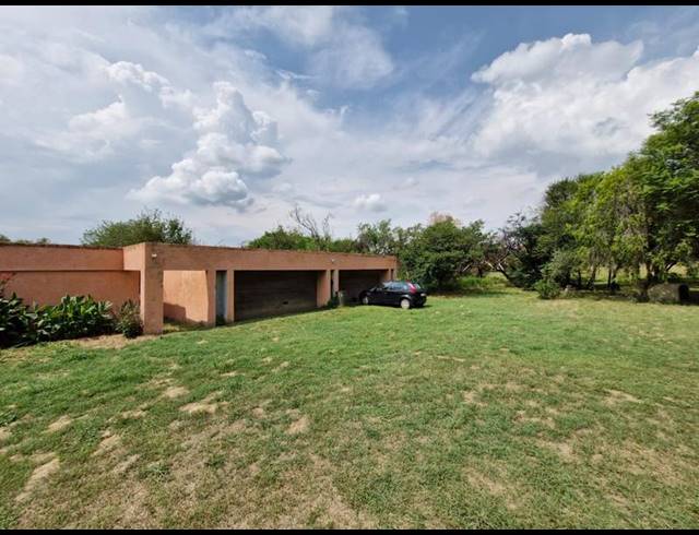 FARM FOR SALE IN LAEZONIA